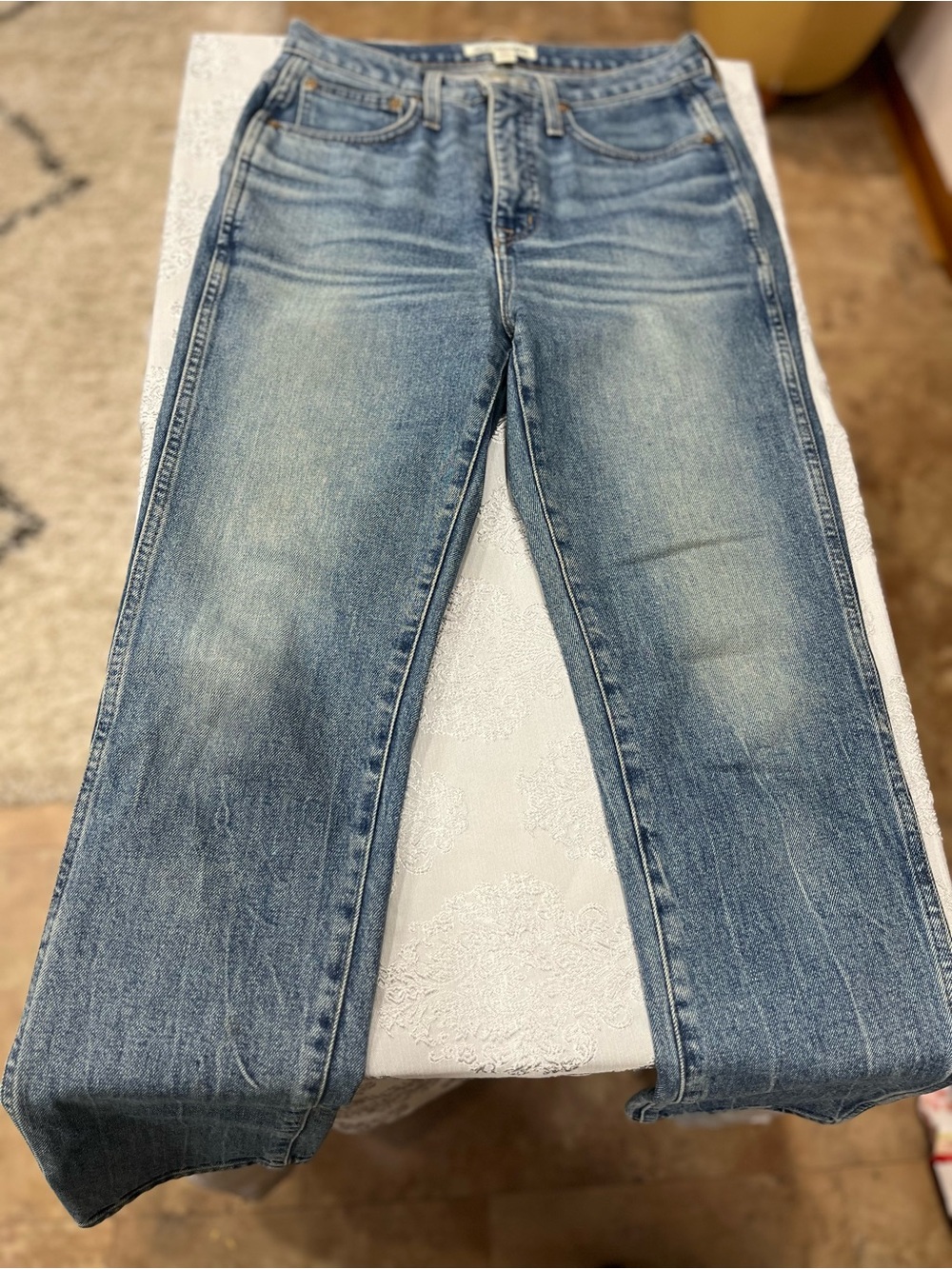 Straight-Leg Women's Jeans in Light Blue Wash